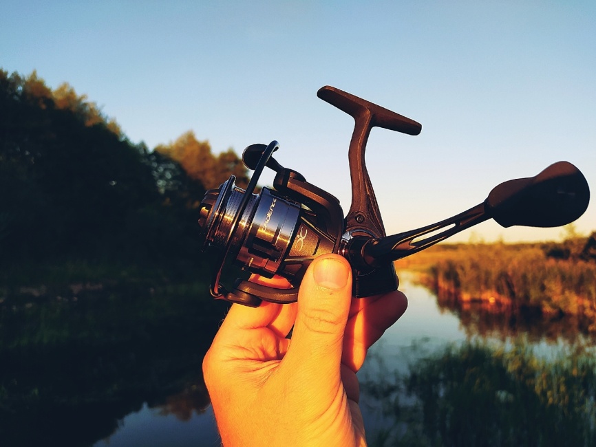 Essence MG (carbon-al, №1000 S-шпуля) 5.2:1 фото 1